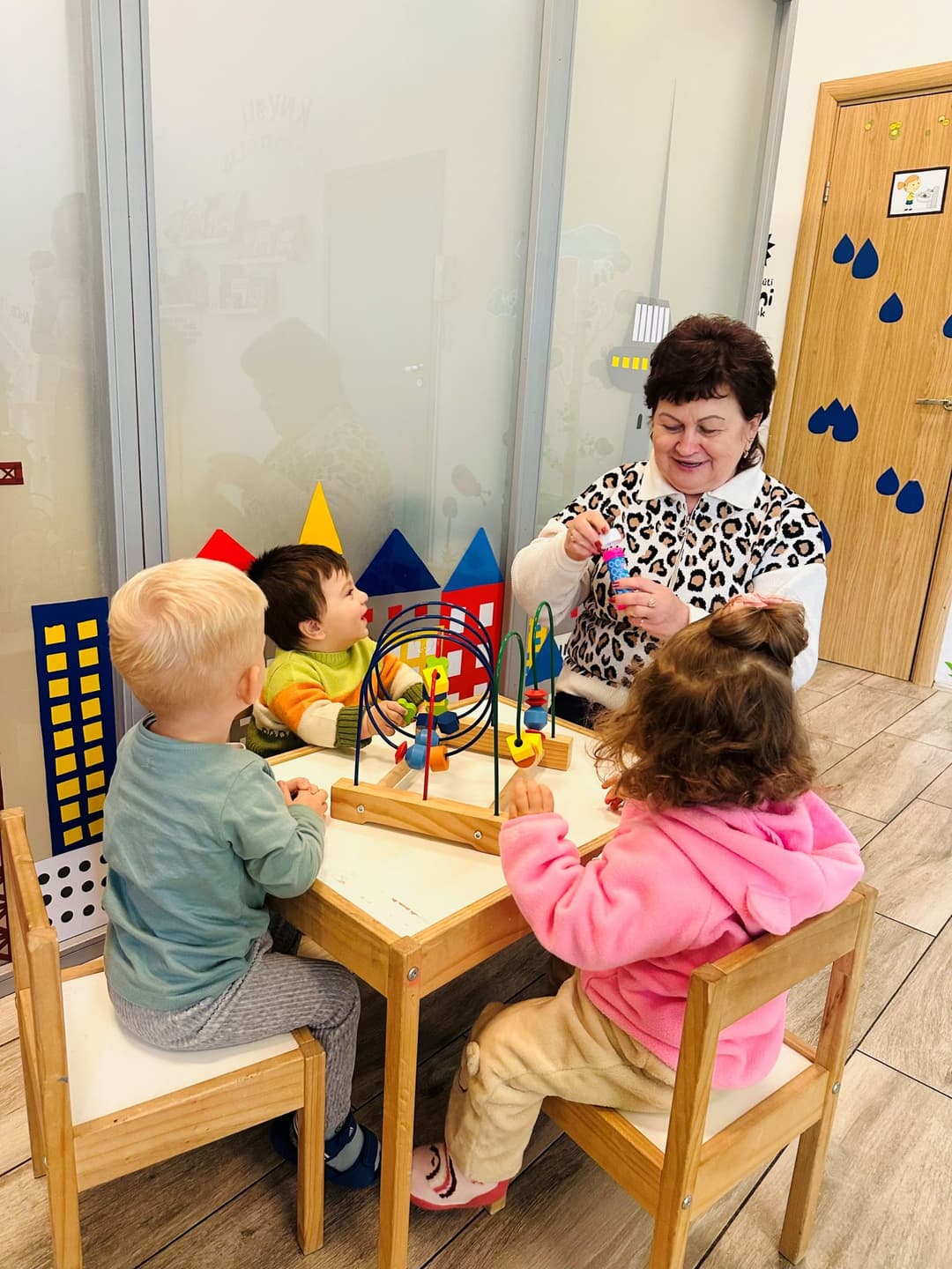 Mokytojos padėjėja Regina